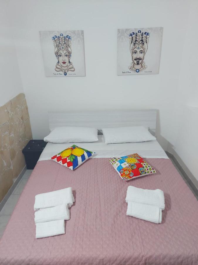 Moro Rooms คาตาเนีย ภายนอก รูปภาพ